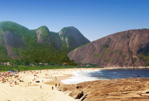 Praia de Itacoatiara em Niterói